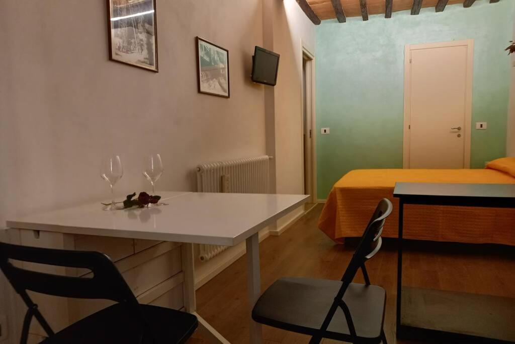 La Locanda Dei Conti, Piccolo E Confortevole Loft Siena Exterior foto
